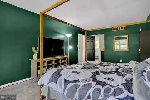 Bedroom - 26 Golfview Ln, Reading, PA 19606 photo 1 of 6