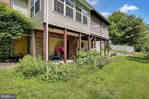 Exterior - 26 Golfview Ln, Reading, PA 19606 photo 5 of 8
