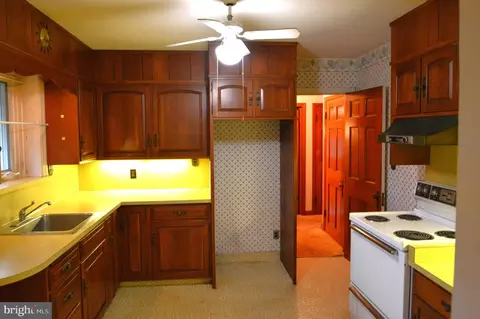 Kitchen - 114 Beverly Ave, Reading, PA 19607 photo 3 of 3