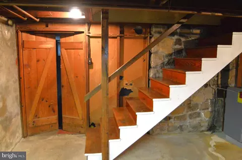 Entry Way - 114 Beverly Ave, Reading, PA 19607 photo 1 of 2