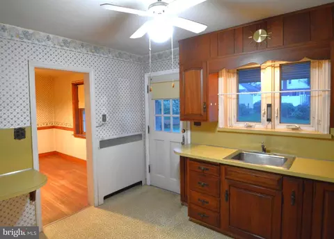 Kitchen - 114 Beverly Ave, Reading, PA 19607 photo 2 of 3