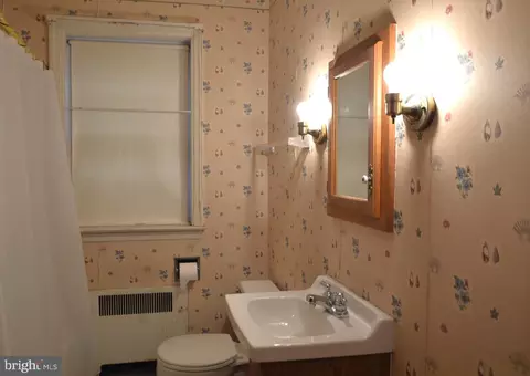 Bath - 114 Beverly Ave, Reading, PA 19607 photo 1 of 1