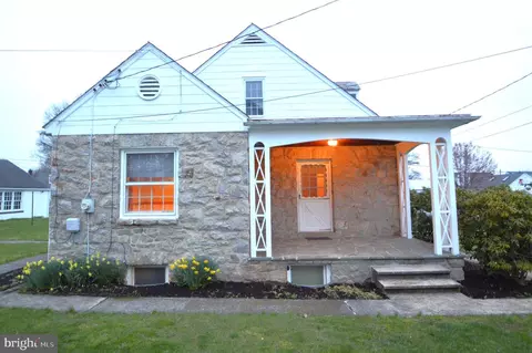 Exterior - 114 Beverly Ave, Reading, PA 19607 photo 2 of 9