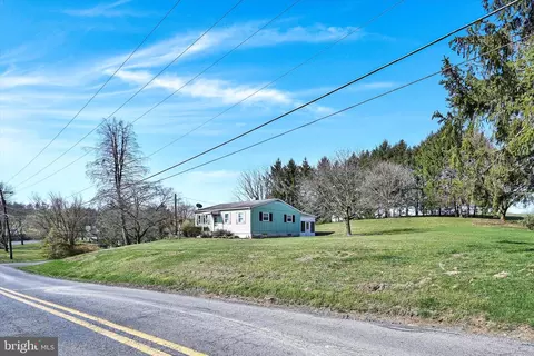 208 Molasses Hill Rd, Bernville, PA 19506