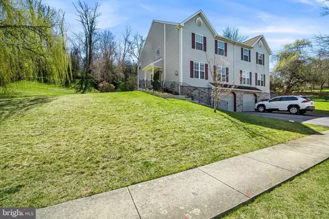 Exterior - 1538 Huron Dr, Reading, PA 19608 photo 6 of 9