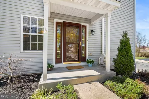 Exterior - 1538 Huron Dr, Reading, PA 19608 photo 4 of 9