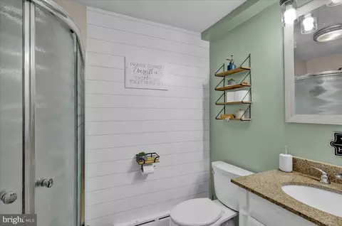 Bath - 1640 Liberty Ave, Reading, PA 19607 photo 2 of 3
