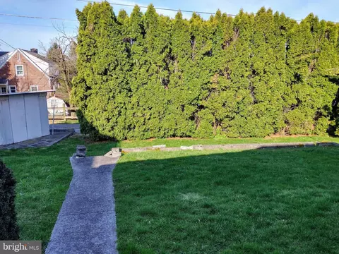 Exterior - 1403 Lacrosse Ave, Reading, PA 19607 photo 10 of 15