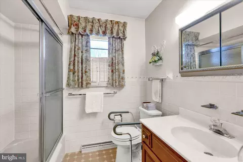 Bath - 49 Miller Dr, Reading, PA 19608 photo 1 of 3