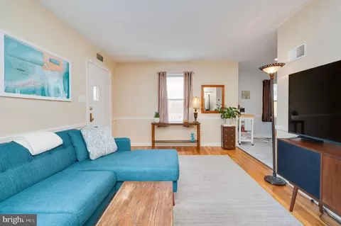 Living - 704 State St, Reading, PA 19607 photo 6 of 6