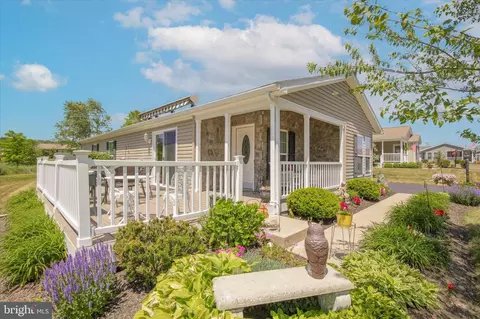 3 Wagtail Ct, Bechtelsville, PA 19505