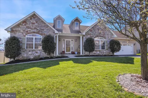 20 Sawgrass Dr, Reading, PA 19606