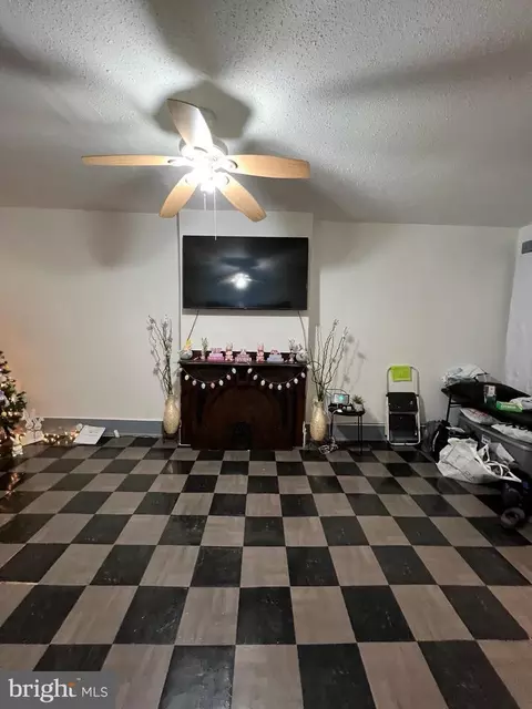 409 Elm St, Reading, PA 19601 photo 2