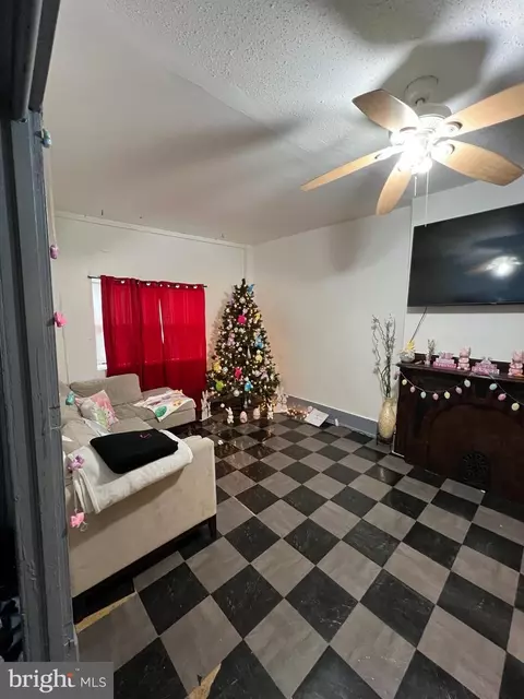409 Elm St, Reading, PA 19601 photo 3