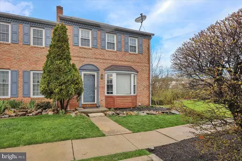32 Warwick Ct, Reading, PA 19606