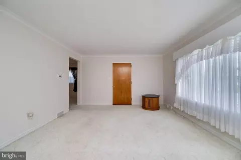 Living - 119 Eric Ave, Reading, PA 19607 photo 1 of 8