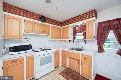 Kitchen - 119 Eric Ave, Reading, PA 19607 photo 2 of 3
