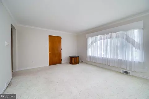 Living - 119 Eric Ave, Reading, PA 19607 photo 4 of 8