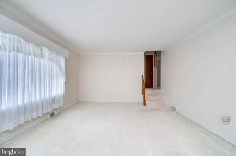 Living - 119 Eric Ave, Reading, PA 19607 photo 3 of 8