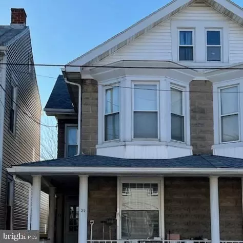 32 N 2nd St, Womelsdorf, PA 19567