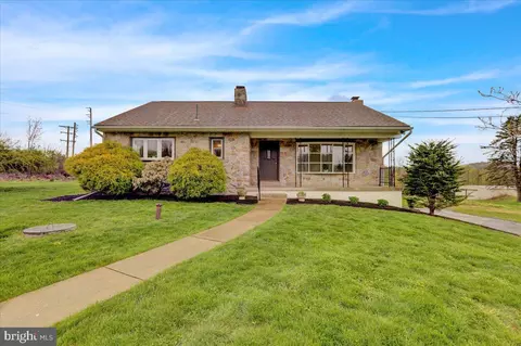 59 Hartz Rd, Fleetwood, PA 19522