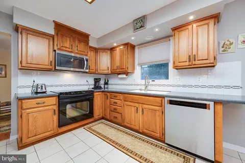 Kitchen - 3048 Marcor Dr, Reading, PA 19608 photo 5 of 6