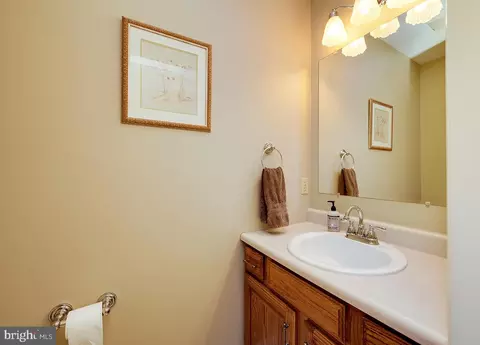 Bath - 3048 Marcor Dr, Reading, PA 19608 photo 1 of 5