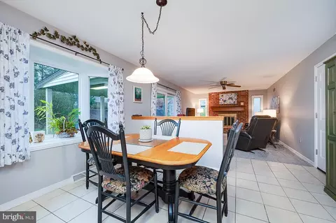 Dining - 3048 Marcor Dr, Reading, PA 19608 photo 3 of 4