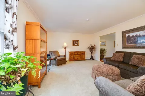 Living - 3048 Marcor Dr, Reading, PA 19608 photo 3 of 7