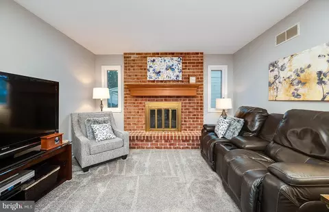 Living - 3048 Marcor Dr, Reading, PA 19608 photo 6 of 7