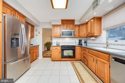 Kitchen - 3048 Marcor Dr, Reading, PA 19608 photo 3 of 6