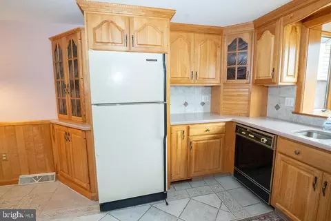 Kitchen - 326 Kulps Rd, Barto, PA 19504 photo 4 of 6