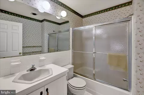 Bath - 110 Medinah Dr, Reading, PA 19607 photo 3 of 4