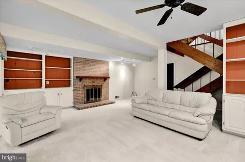 Living - 110 Medinah Dr, Reading, PA 19607 photo 4 of 4