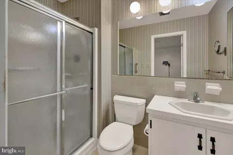Bath - 110 Medinah Dr, Reading, PA 19607 photo 2 of 4