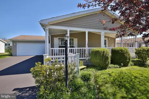 105 Red Wing Ct, Bechtelsville, PA 19505