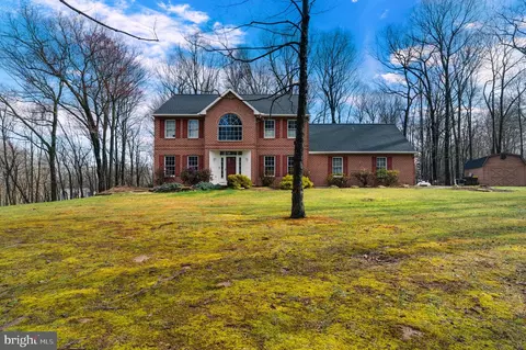 20 Ridge Dr, Fleetwood, PA 19522