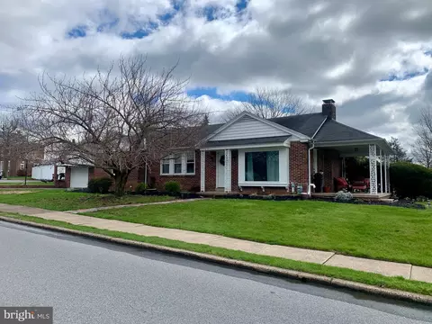 701 Rhoads Ave, Boyertown, PA 19512