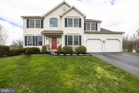 10 Mill Stream Dr, Morgantown, PA 19543