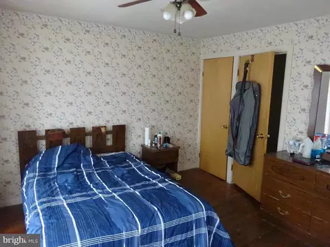Bedroom - 327 2nd St, Reading, PA 19607 photo 2 of 3