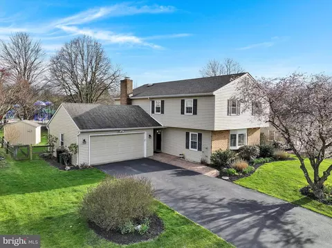 2106 Rosewood Ct, Wyomissing, PA 19610