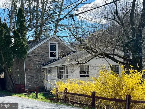 1900 Mount Laurel Rd, Temple, PA 19560