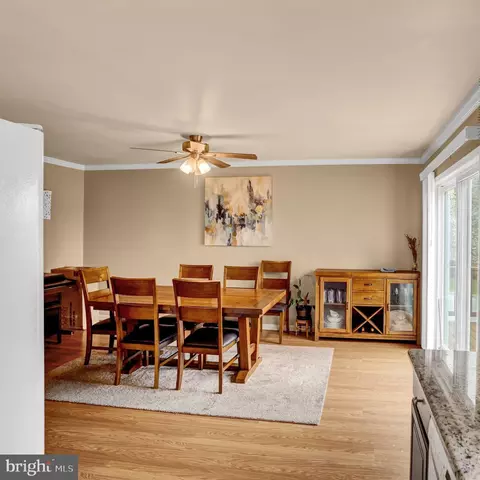 Dining - 541 Pershing Blvd, Reading, PA 19607 photo 2 of 2