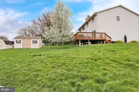 Exterior - 541 Pershing Blvd, Reading, PA 19607 photo 4 of 5