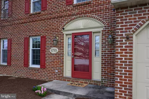 1715 Colony Dr, Reading, PA 19610