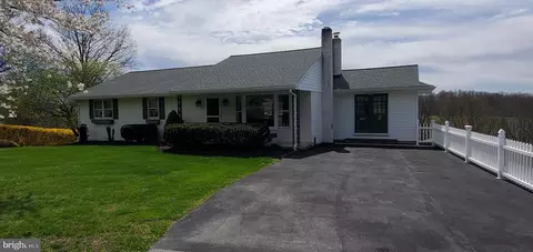 58 Sunset Dr, Boyertown, PA 19512