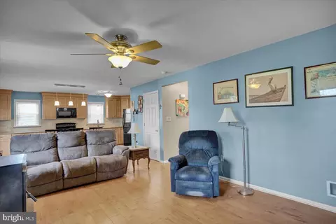 Living - 1 Coach Ln, Oley, PA 19547 photo 4 of 5