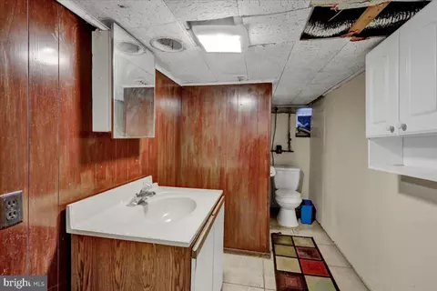 Bath - 105 Oley St, Reading, PA 19601 photo 2 of 2