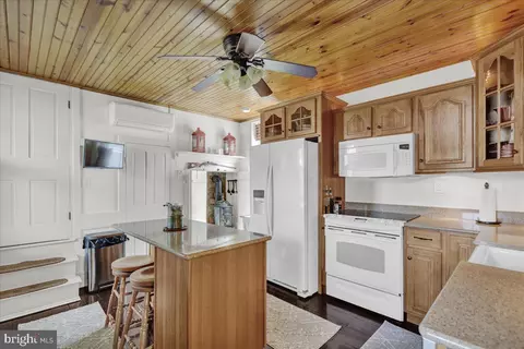 Kitchen - 726 Mountain View Rd, Reading, PA 19607 photo 1 of 3