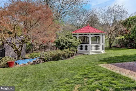Exterior - 726 Mountain View Rd, Reading, PA 19607 photo 7 of 13